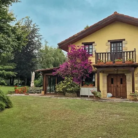 Дом отдыха Casa Val De Vida - With Big Garden *